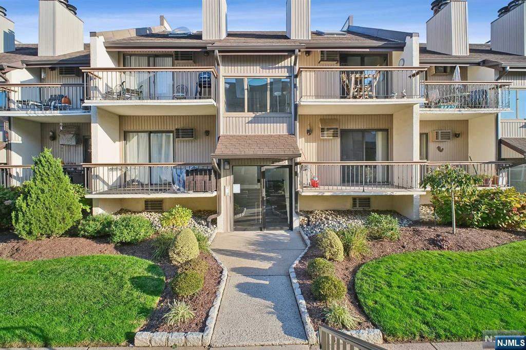 Property Photo: 708 West Ridge Mews NJ 07075