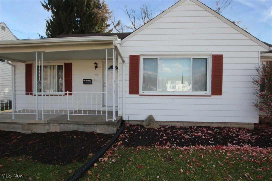 Property Photo:  1801 Ridgelawn Avenue  OH 44509 