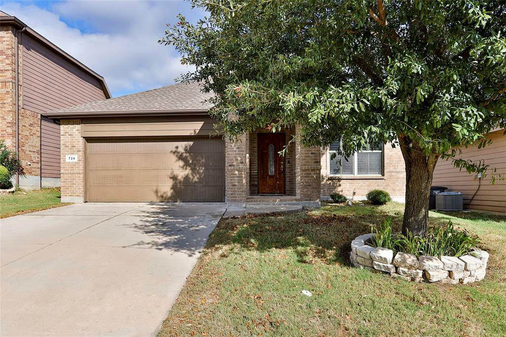 Property Photo:  724 Rio Bravo Drive  TX 76052 