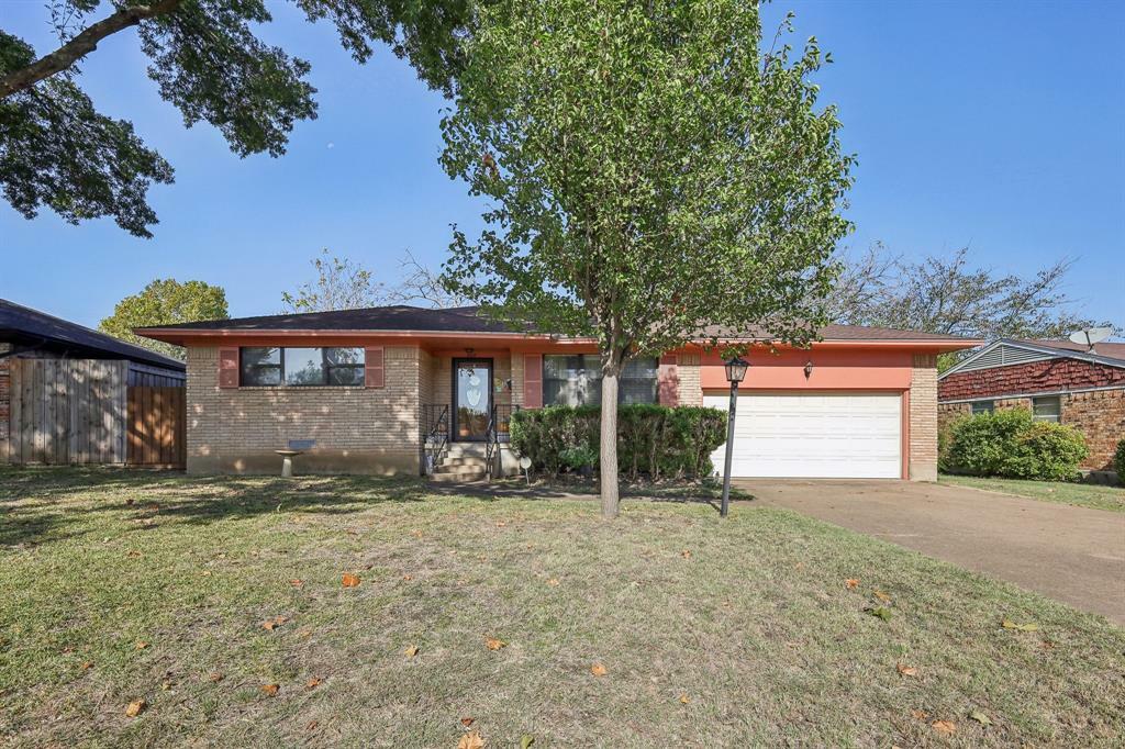 Property Photo:  707 Walnut Street  TX 75116 