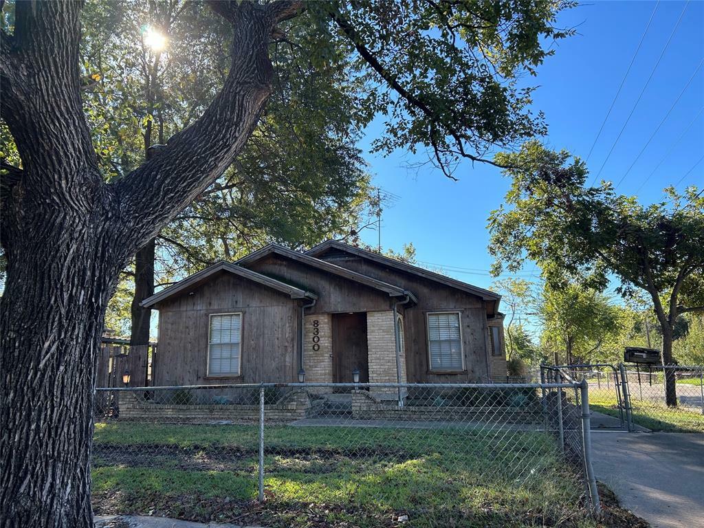 Property Photo:  8300 Maddox Street  TX 75217 