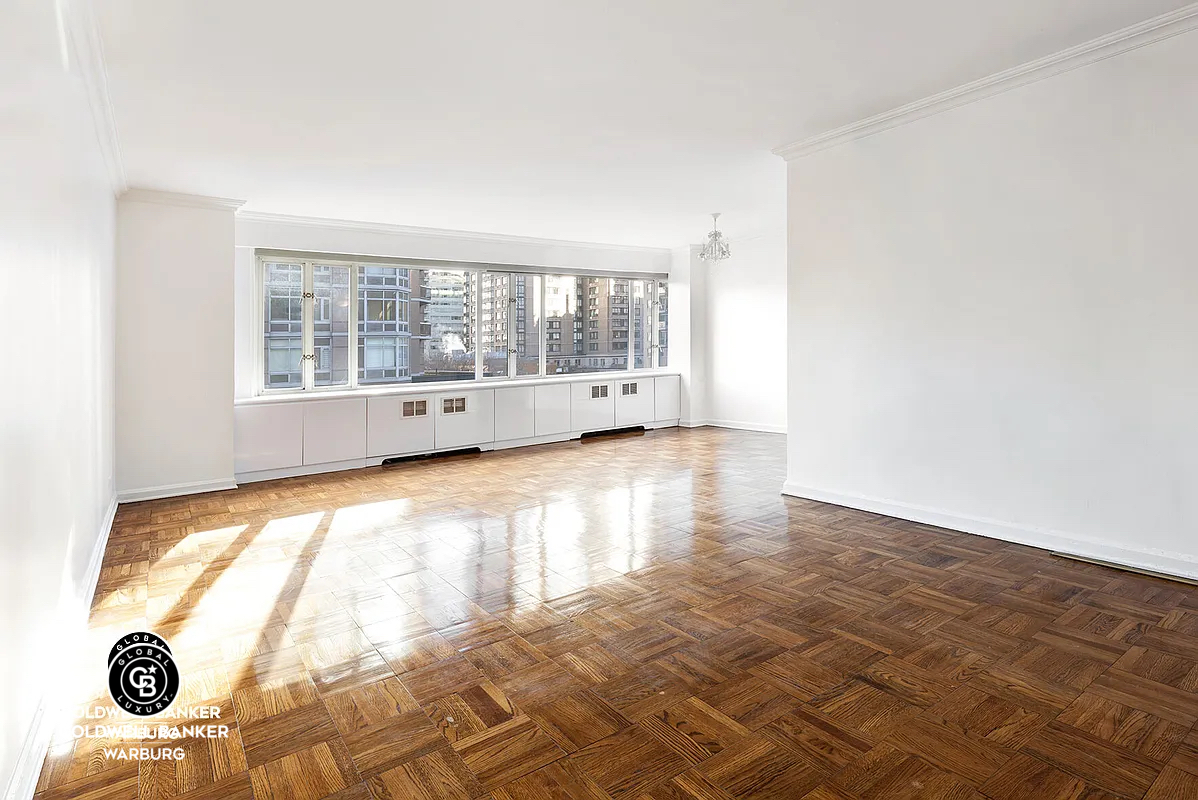 Property Photo:  166 E 63rd Street 5F  NY 10065 