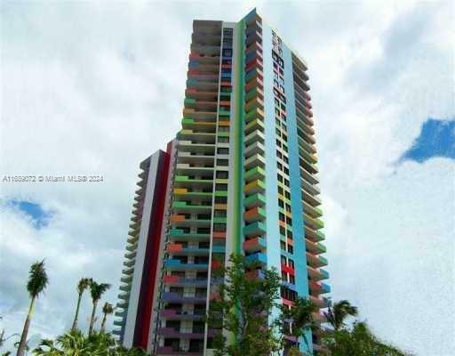 Property Photo:  1581 Brickell Ave 1104  FL 33129 