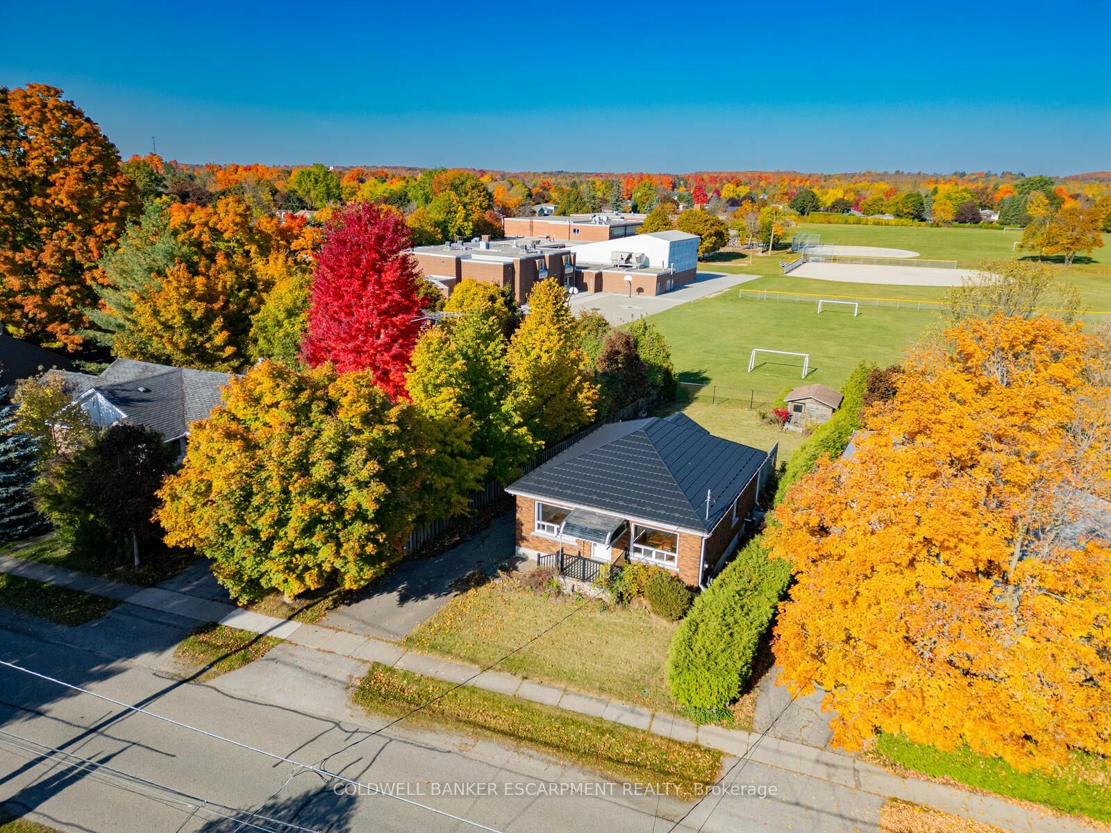 Photo de la propriété:  337 Peel St  ON L7J 1M9 