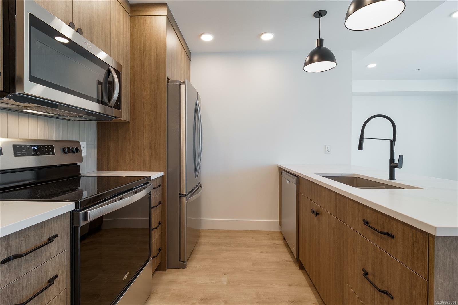 Property Photo: 201 Dogwood Dr 305 BC V9G 0C3