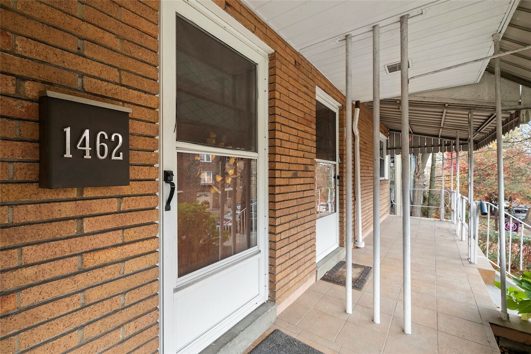 Property Photo:  1462 Barnsdale Street  PA 15217 