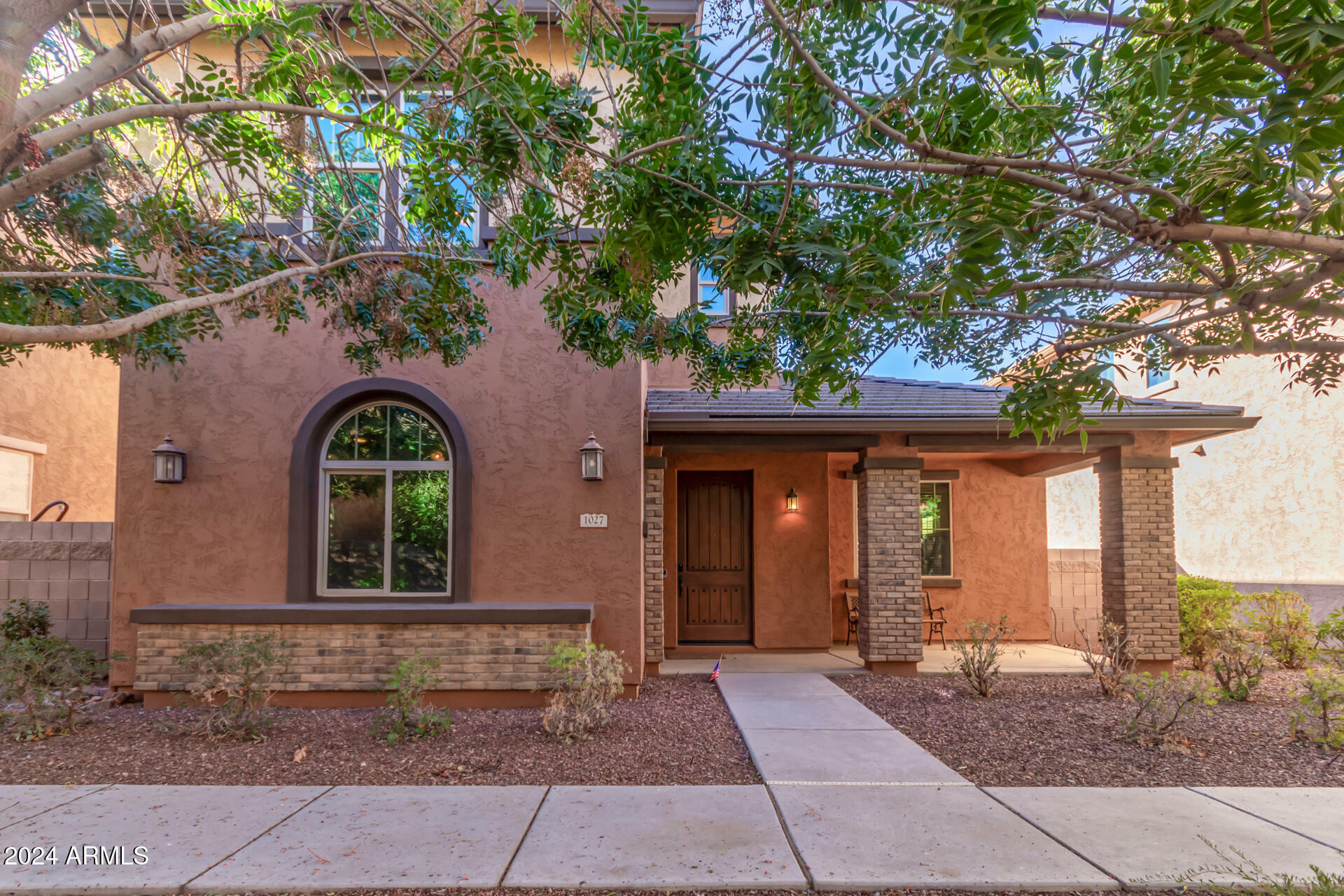 Property Photo: 1027 S Nancy Lane AZ 85296