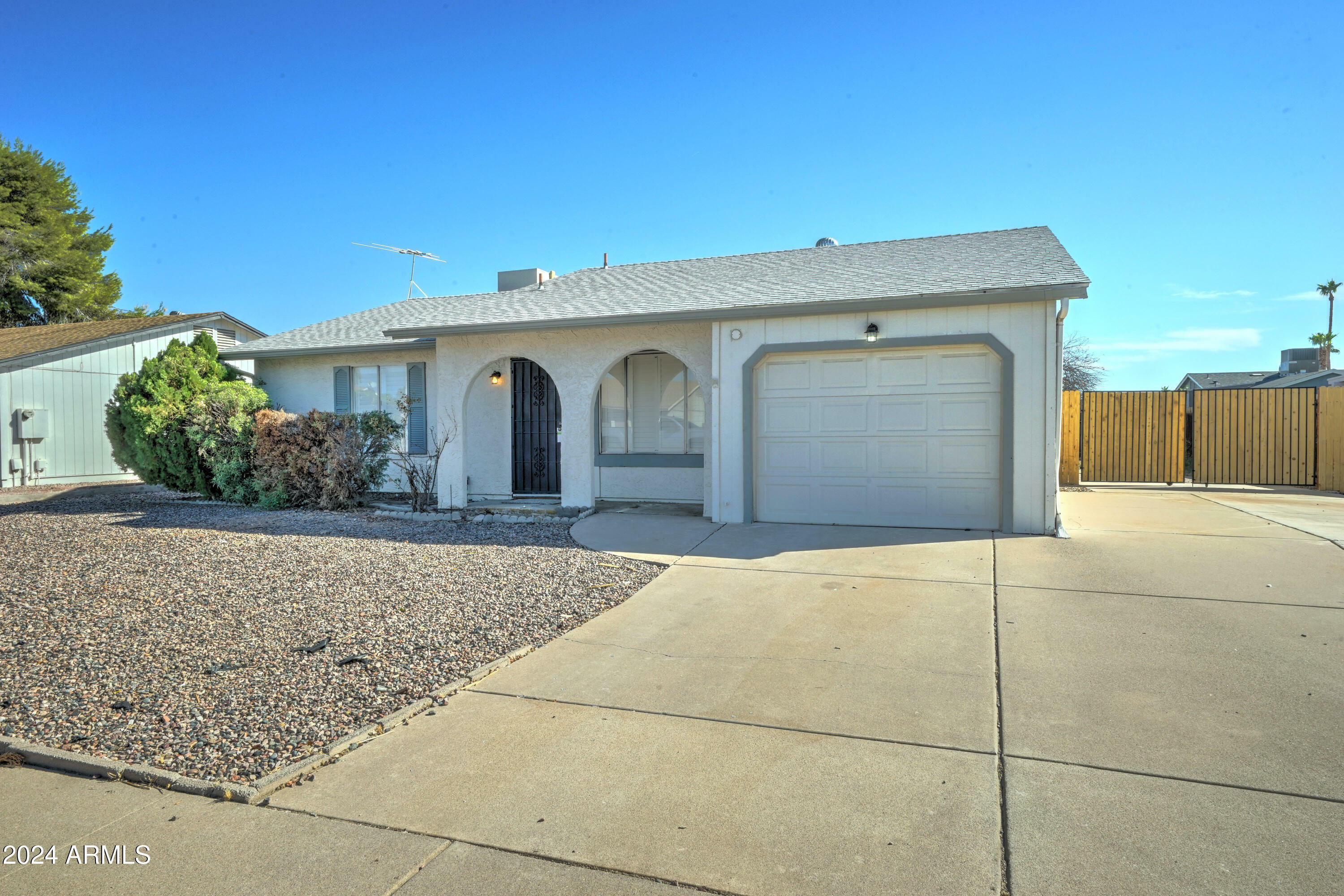 Property Photo:  1701 W Temple Street  AZ 85224 