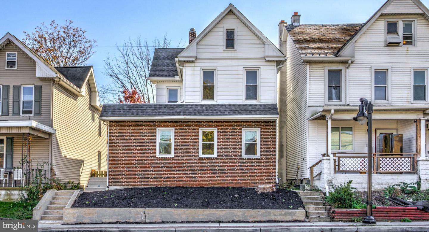 Property Photo:  682 Market Street  PA 17043 