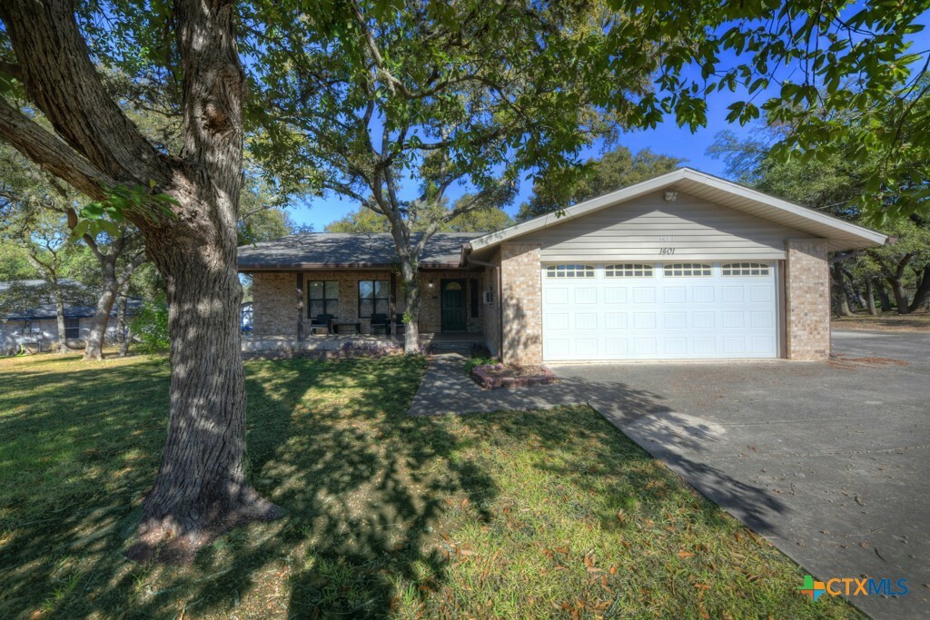 Property Photo:  1401 Timberwood Trail  TX 78132 