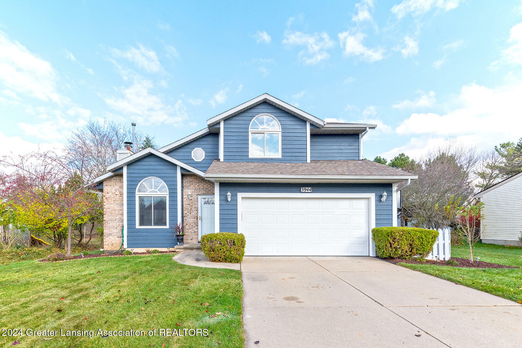 3944 W Sunwind Drive  Okemos MI 48864 photo