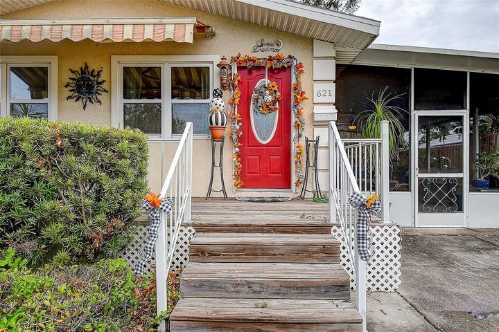 Property Photo:  621 Northwest Boulevard N  FL 33702 