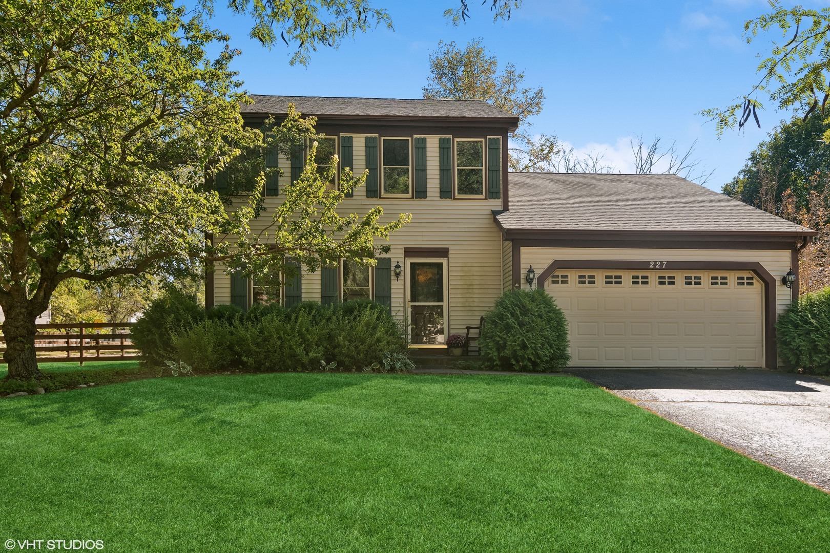 Property Photo:  227 Foxmoor Road  IL 60021 