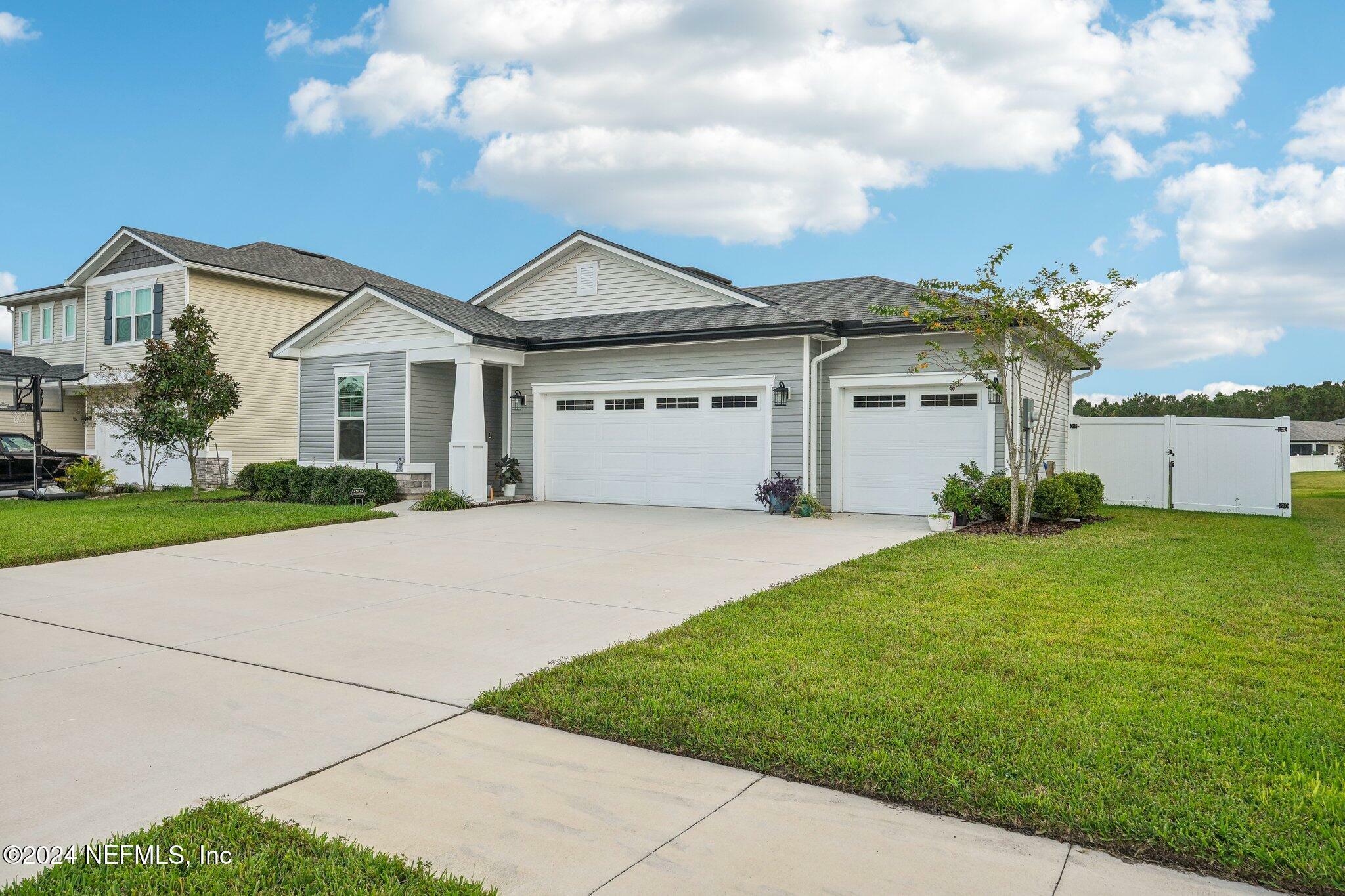 Property Photo:  4541 Pine Ridge Parkway  FL 32068 