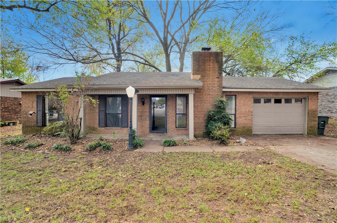 1601 E Sandy Drive  Fayetteville AR 72701 photo