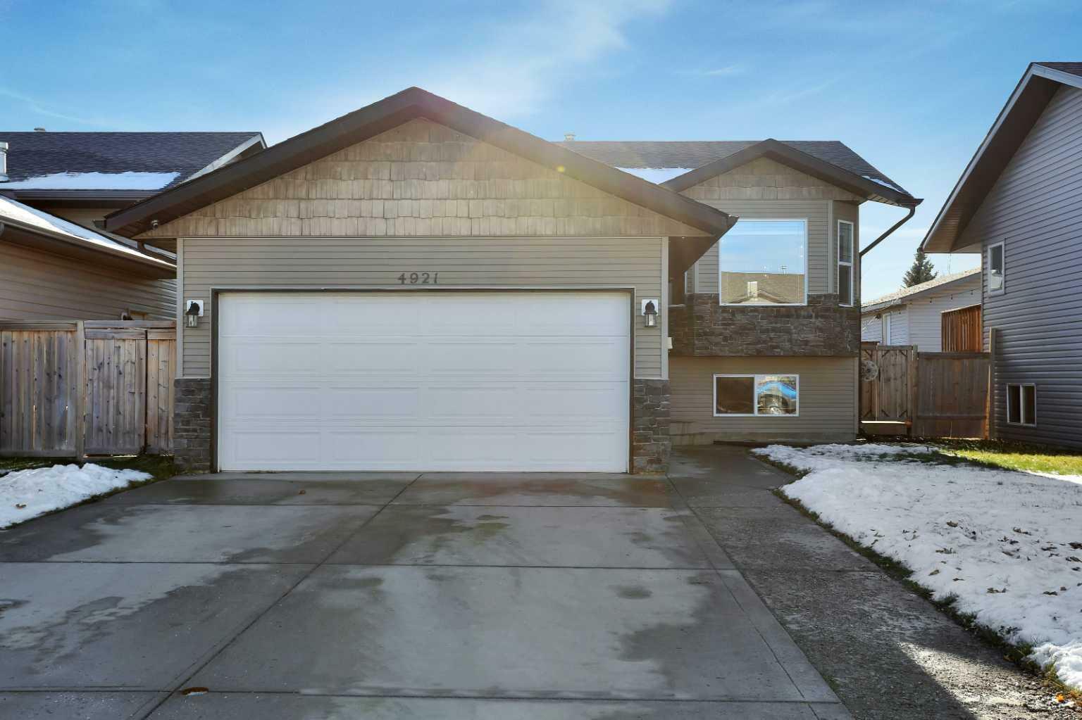 4921 Westbrooke Road  Blackfalds AB T4M 0K7 photo