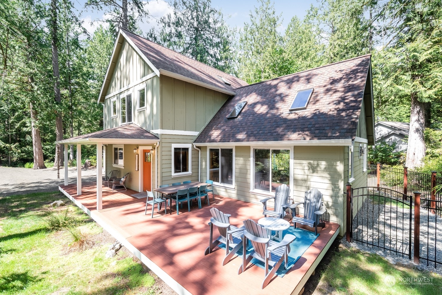 Property Photo:  604 E Pointes Drive W  WA 98584 