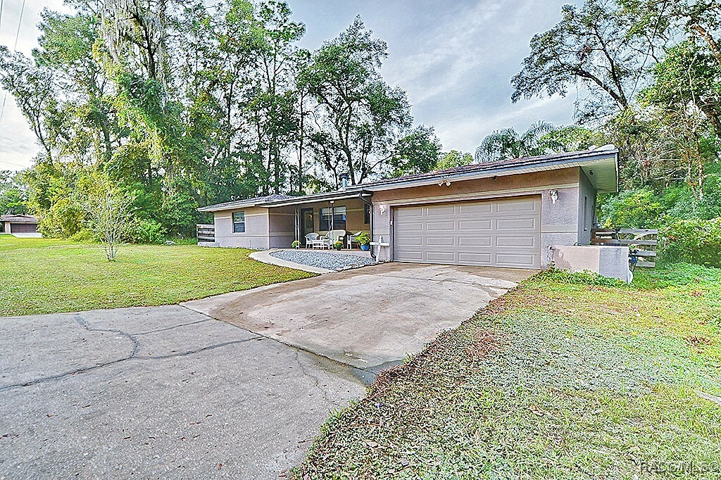 Property Photo:  5941 E Carmel Lane  FL 34452 