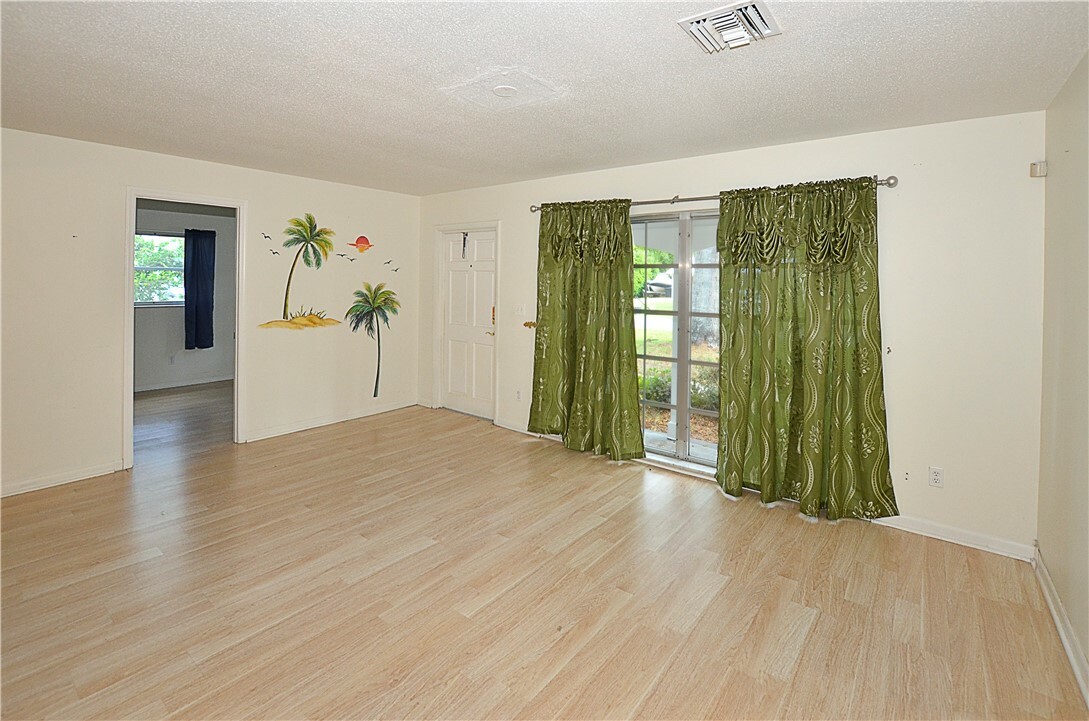 Property Photo:  1445 29th Avenue  FL 32960 