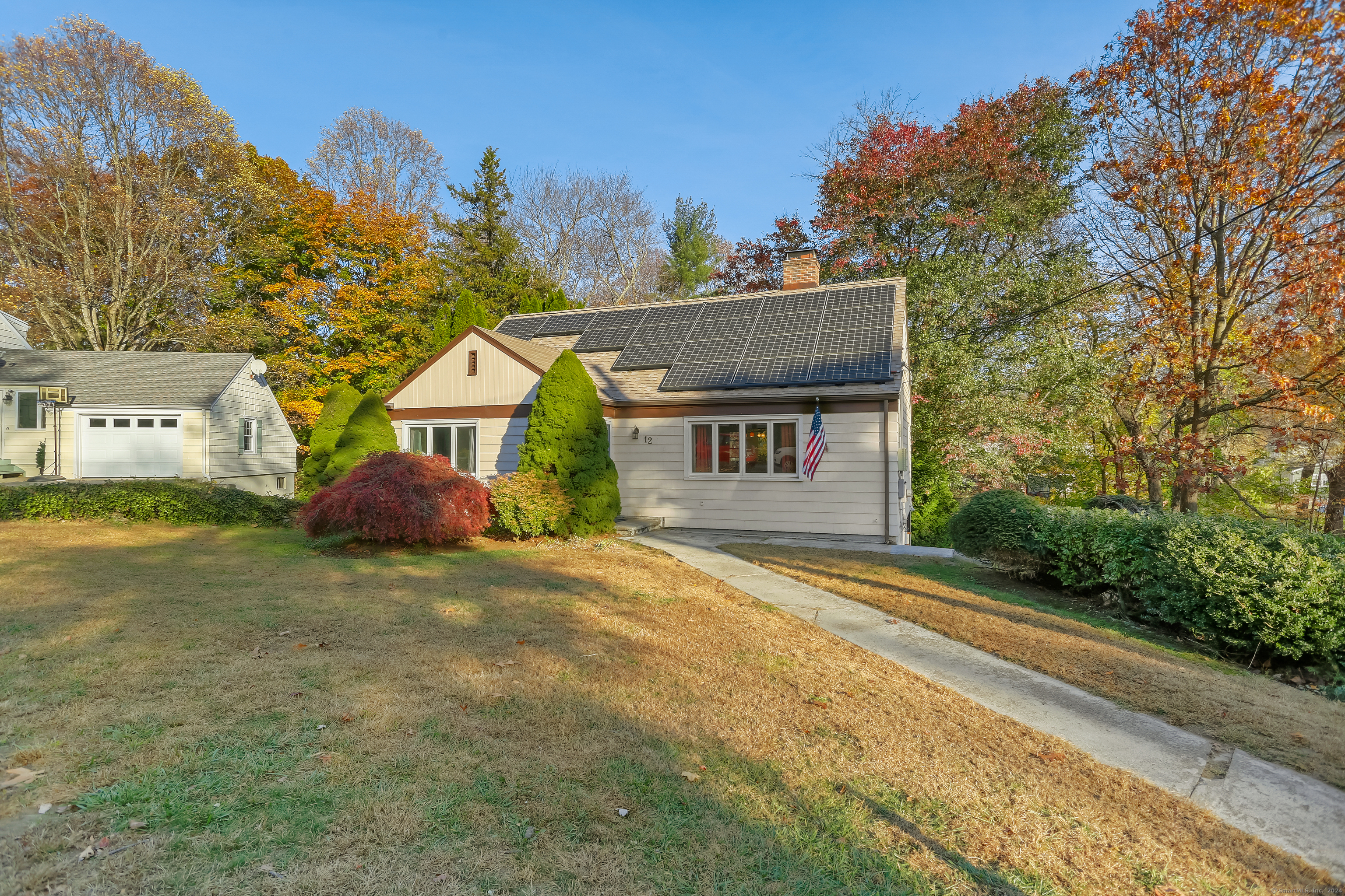 Property Photo:  12 Round Hill Road  CT 06611 