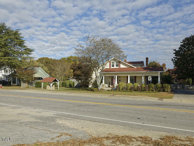 Property Photo:  715 E Broad Street  NC 27526 