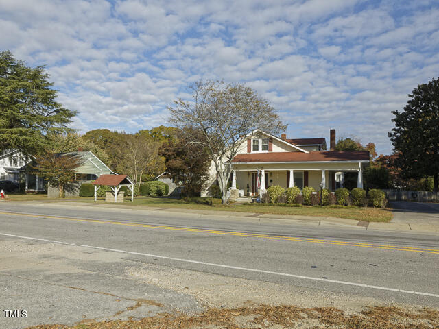 Property Photo: 715 E Broad Street NC 27526