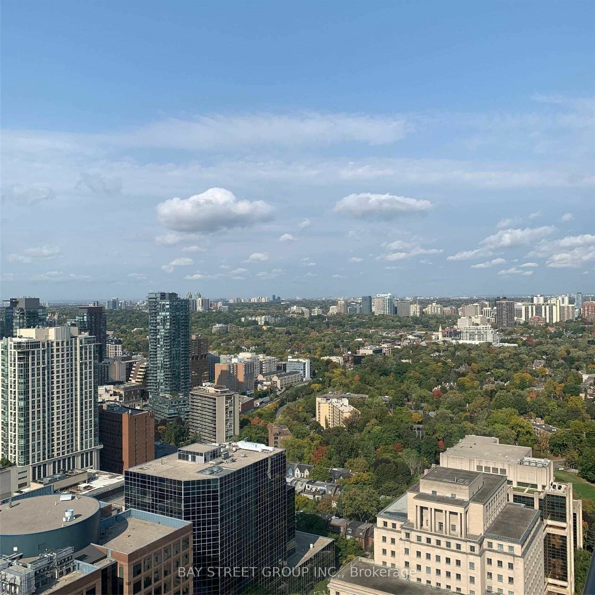 Property Photo:  28 Ted Rogers Way 4103  ON M4Y 2J4 