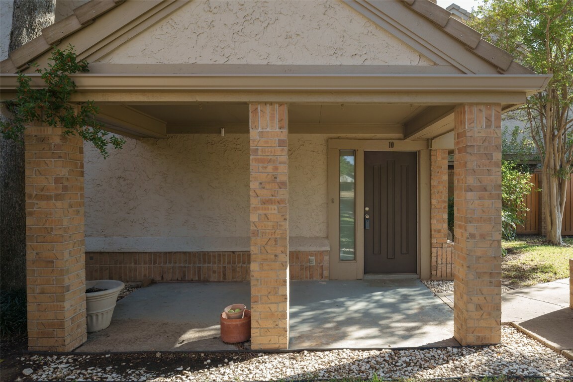 Property Photo:  11310 Spicewood Club Drive 10  TX 78750 