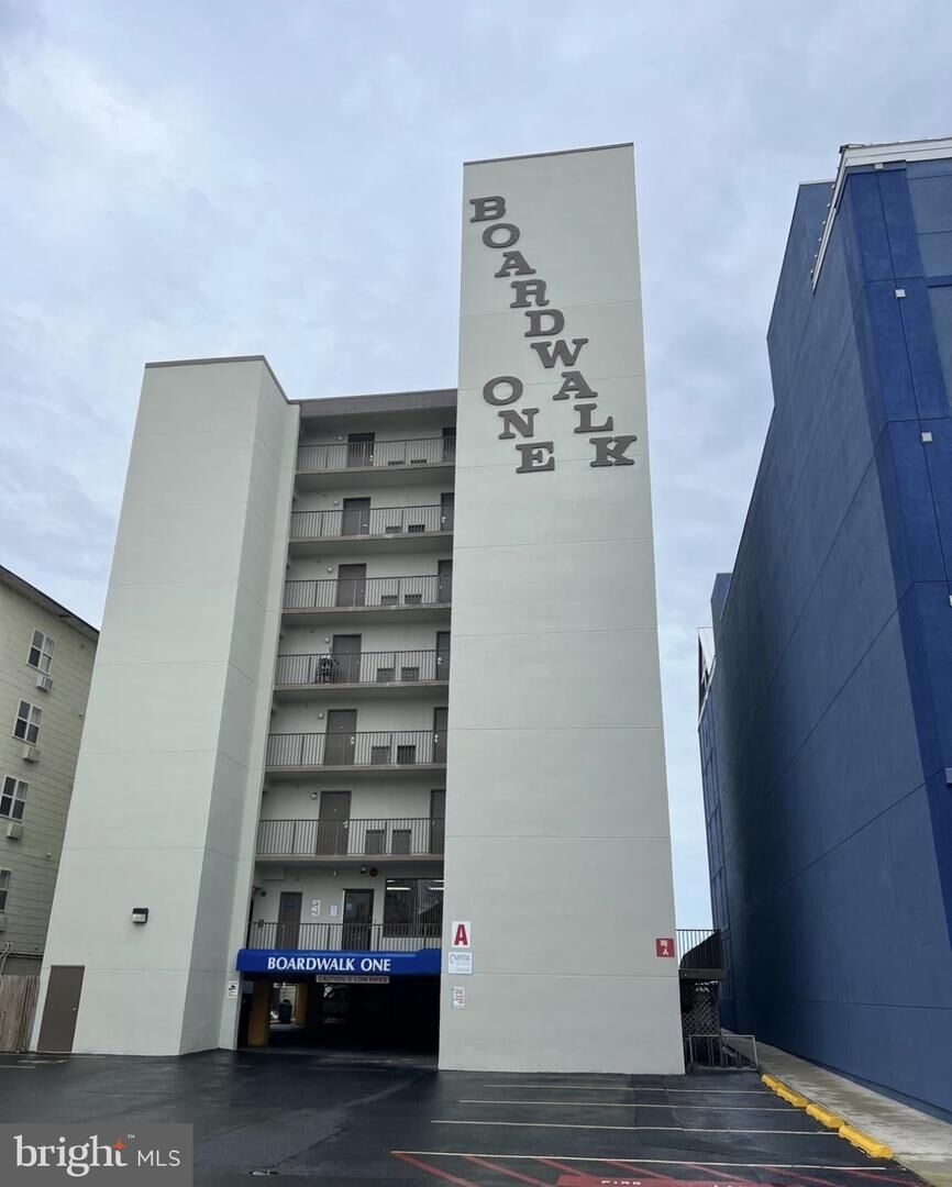 Property Photo:  107 N Atlantic Ave 305 (Week 32)  MD 21842