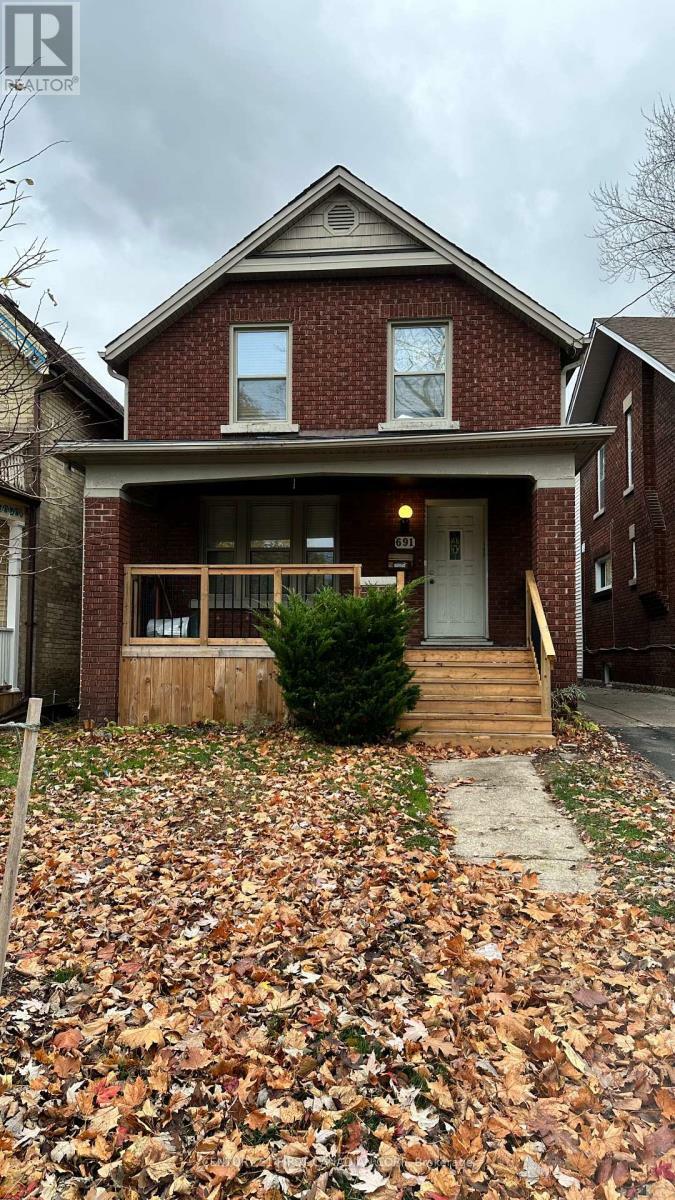 Property Photo:  691 Colborne Street Main  ON N6A 3Z4 