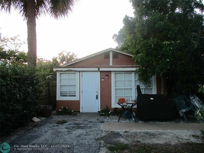 Property Photo:  228 SE 3rd Ave  FL 33483 