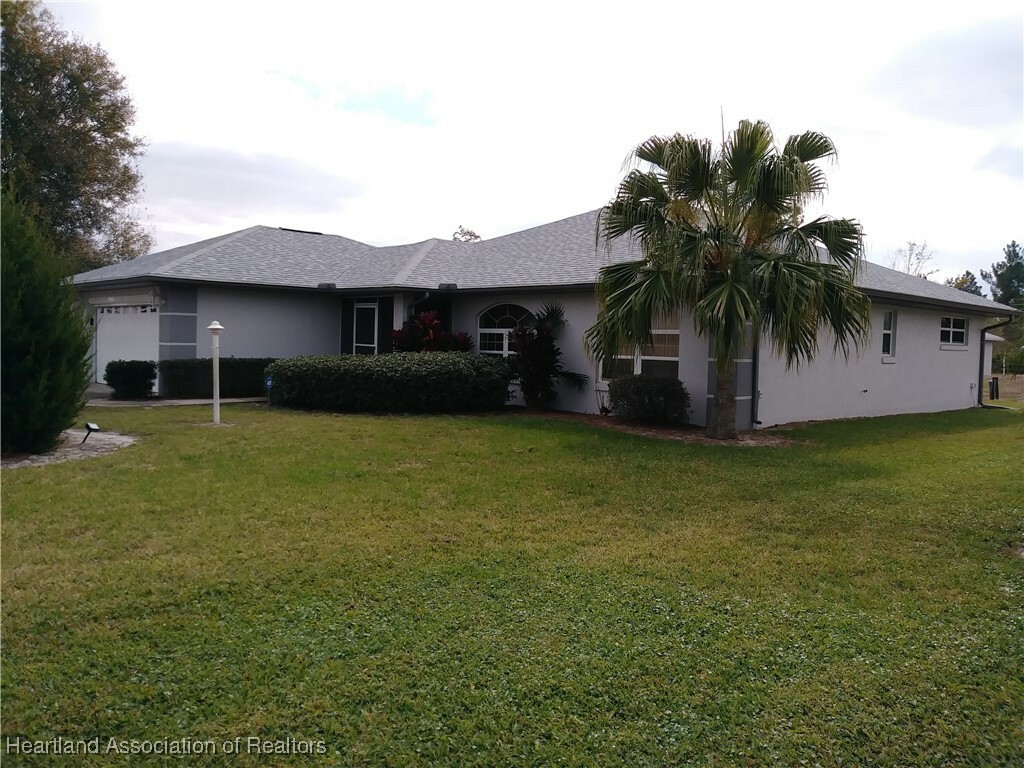 6315 Columbus Boulevard  Sebring FL 33872 photo