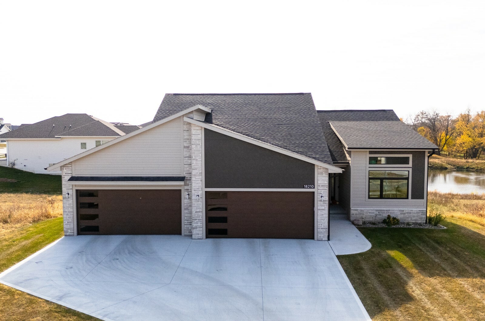 Property Photo:  18210 Tanglewood Drive  IA 50325 