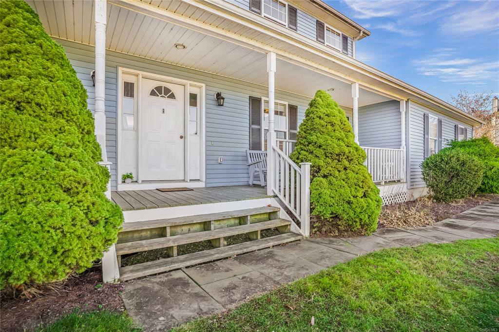 Property Photo:  8 Benson Lane  NY 12522 