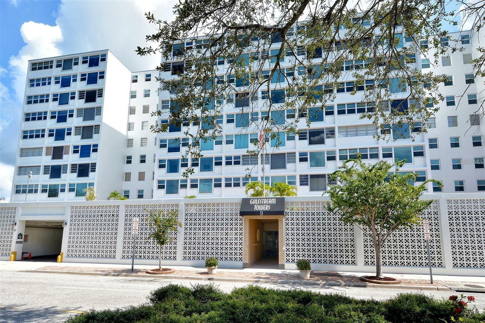 Property Photo:  33 S Gulfstream Avenue 307  FL 34236 