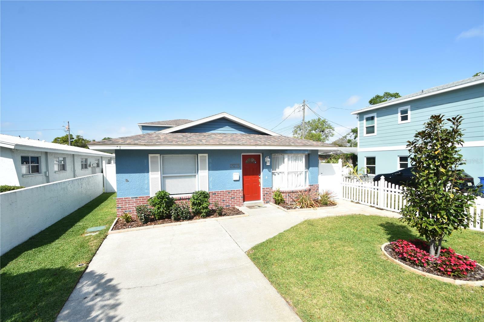Property Photo: 2918 10th Street N FL 33704