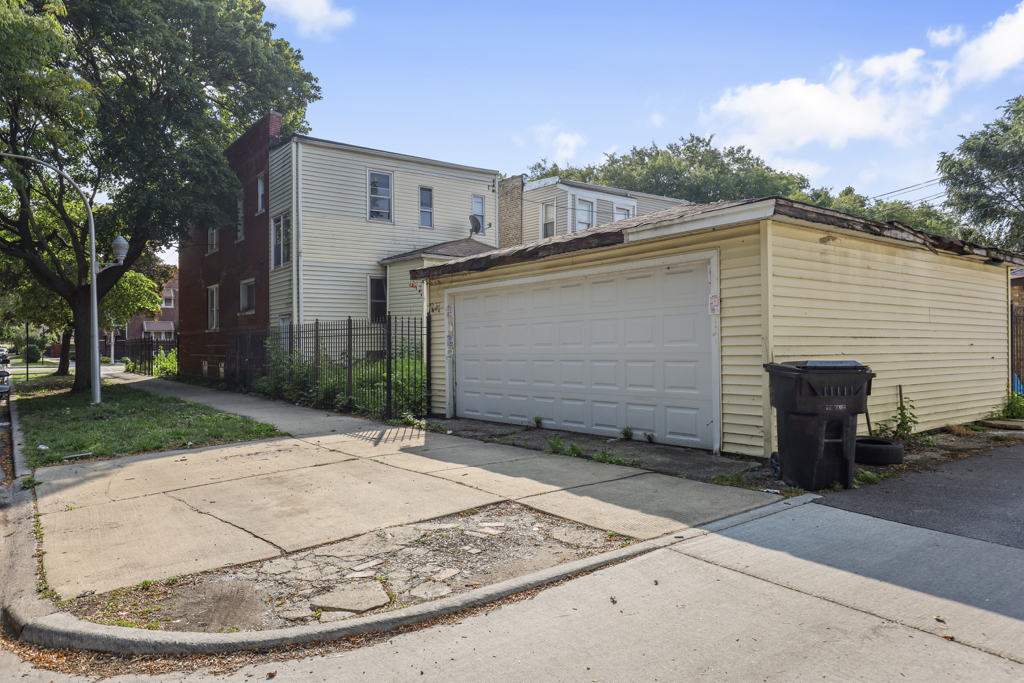 Property Photo:  1840 N Mason Avenue  IL 60639 