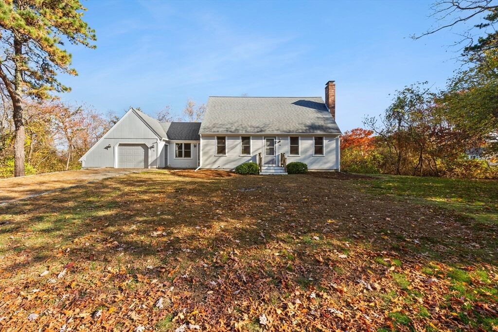 Property Photo:  10 Stonefield Dr  MA 02537 