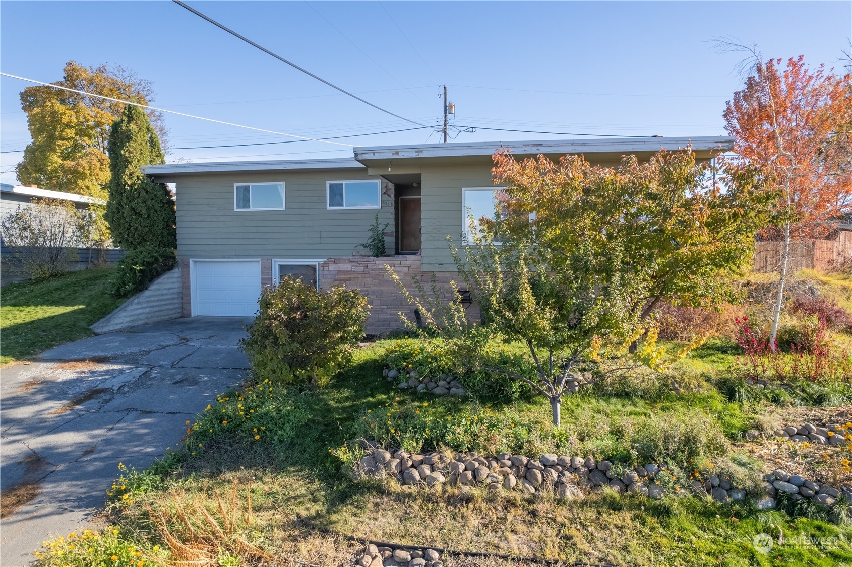 Property Photo:  835 S Kiefer Drive  WA 98837 