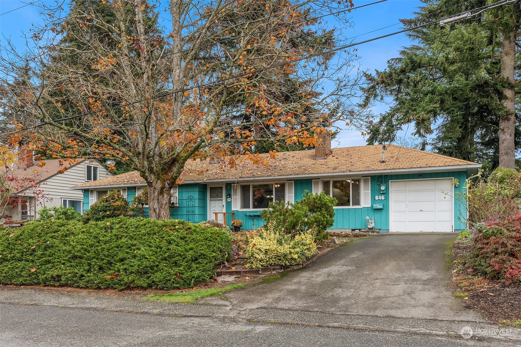 Property Photo:  846 S 196th Street  WA 98148 