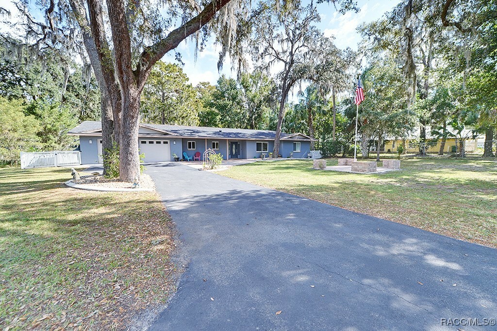 Property Photo:  505 Hunting Lodge Drive  FL 34453 