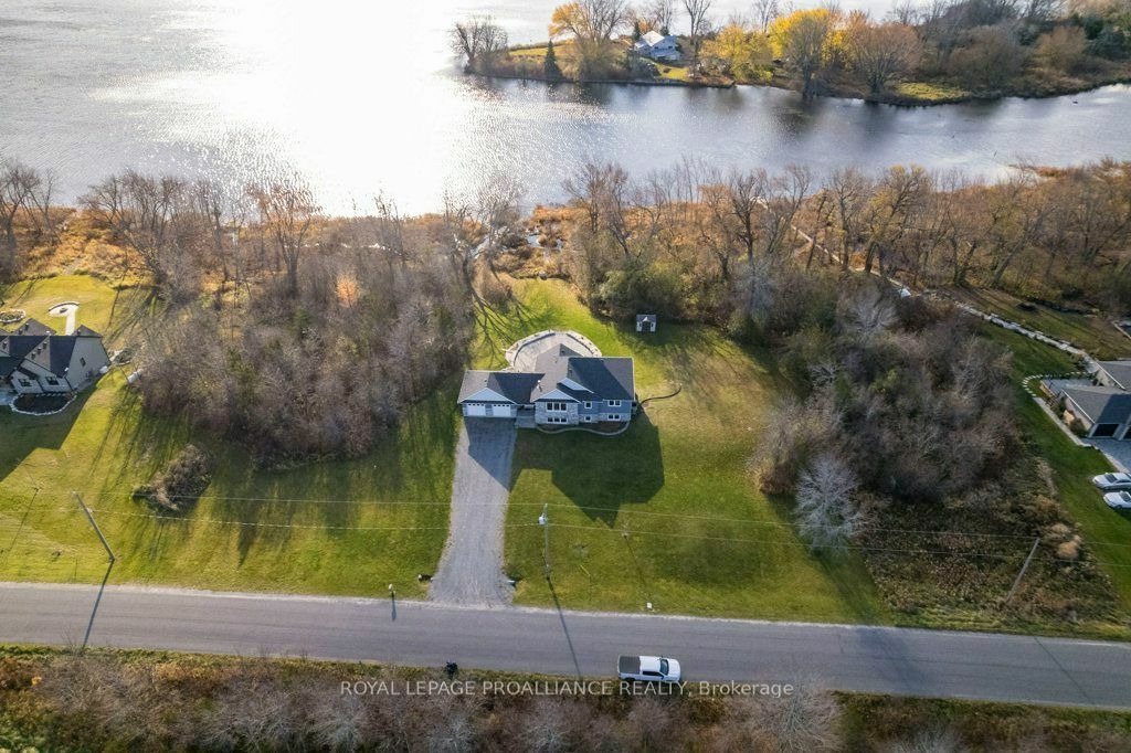 Property Photo:  1647 Lakeside Dr  ON K0K 1T0 