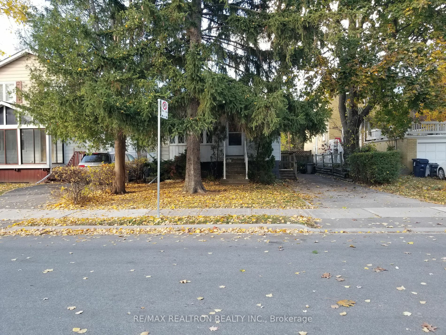 Photo de la propriété:  204 Greenfield Ave  ON M2N 3E3 