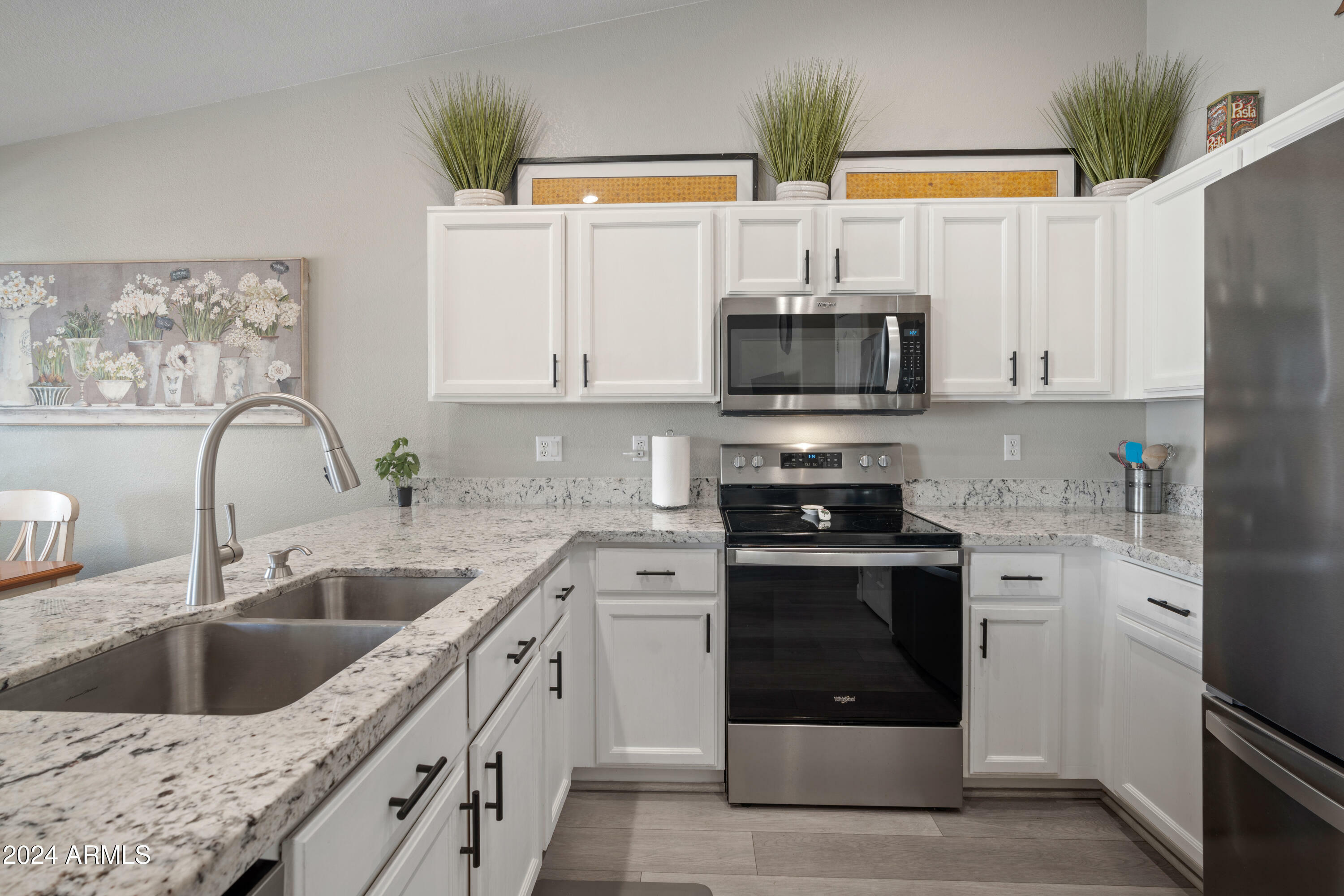 Property Photo: 1440 E La Costa Drive AZ 85249
