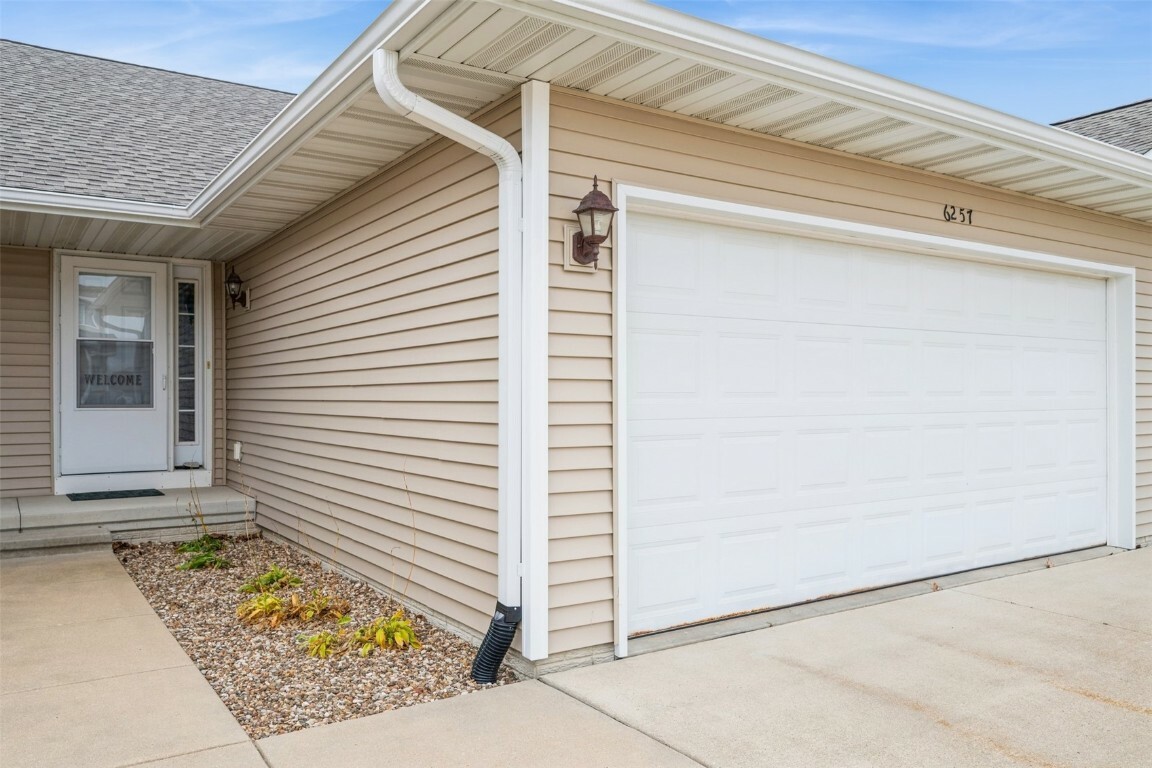 Property Photo:  6257 Muirfield Drive SW  IA 52404 