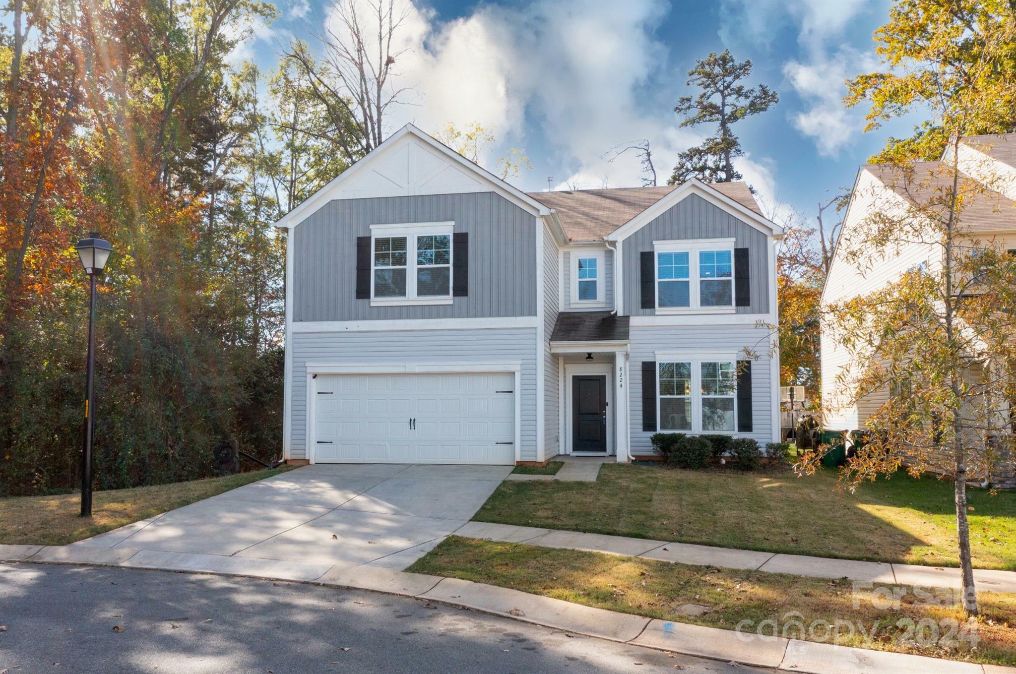 8224 Hudson Forest Drive  Charlotte NC 28269 photo