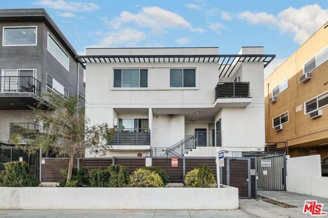 Property Photo:  1183 Crenshaw Blvd 203  CA 90019 