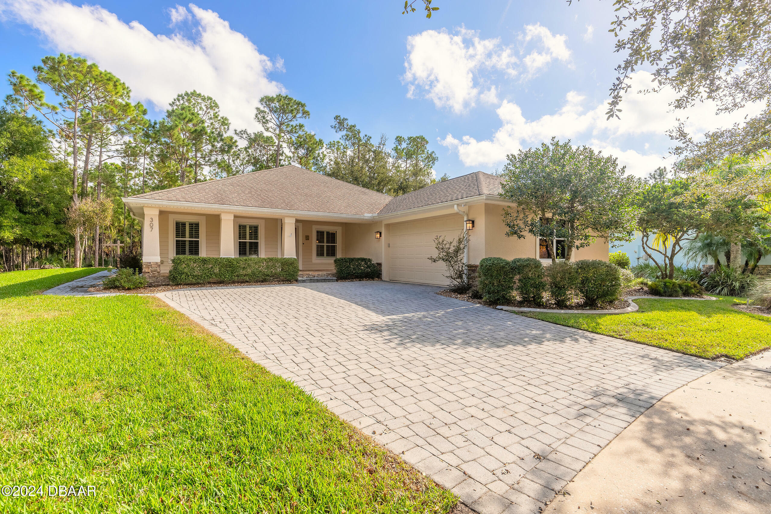 Property Photo:  307 Leoni Street  FL 32168 