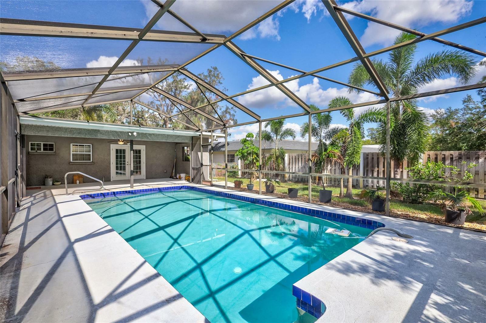 Property Photo:  2724 Monterey Street  FL 34231 