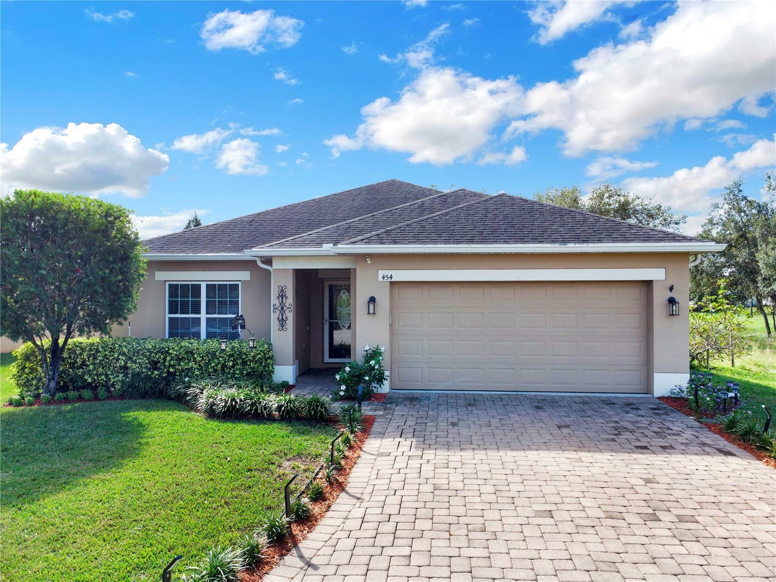 Property Photo:  454 Salamanca Road  FL 33837 